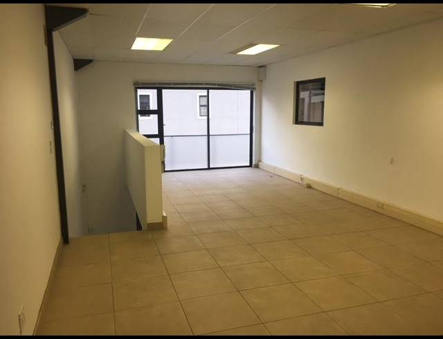 223M² WAREHOUSE RENTED IN WESTLAKE